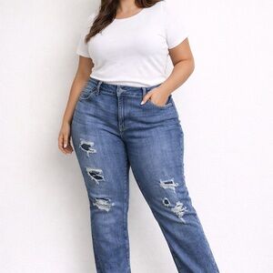 ✨ Maurices Distressed Jeans – Women’s Plus Size 18W